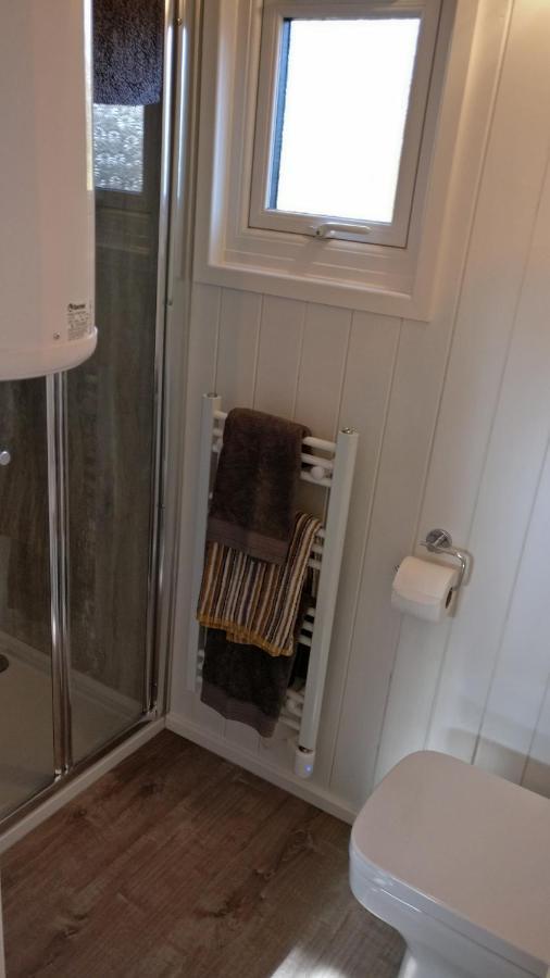 Forest Heath Shepherd'S Huts Ringwood Extérieur photo
